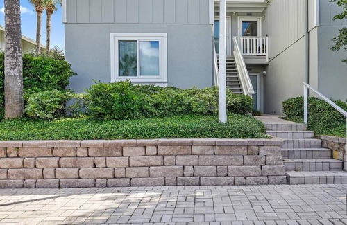 Sawgrass Condo | Lovely Oceanfront Surf Villa Retreat