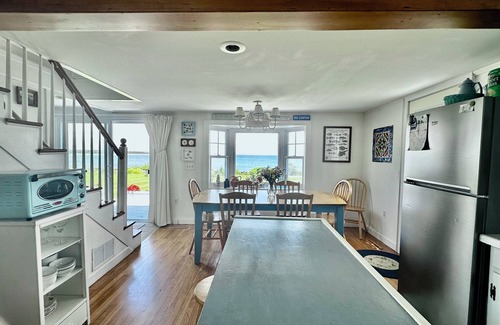 Little Compton House | Lovely Oceanfront House With Stunning Views