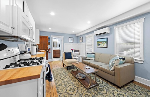 Beach Haven Apartment | Lovely Oceanside Apartment in Historic Home