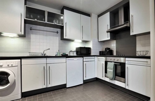 Temple Bar Condo | Lovely One Bed Apartment in Hip End of Temple Bar