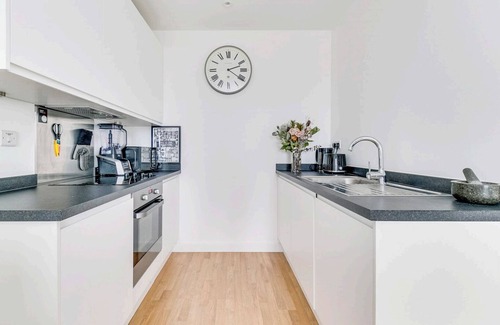 Wandsworth Apartment | Lovely one bed apartment with excellent views of London