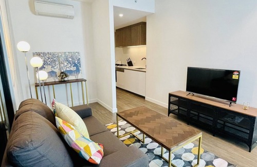 Carlton South Apartment | Lovely one bed room apt in town with breathtaking