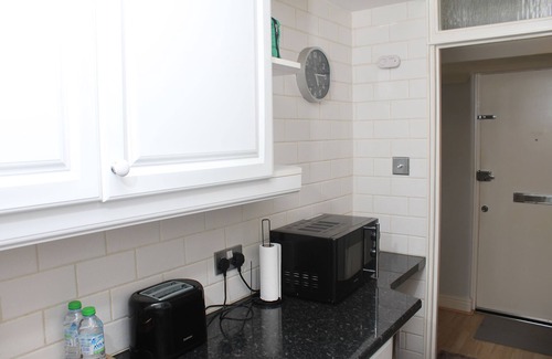 Harlow Apartment | Lovely one-bedroom apartment fully furnished -10 minutes walk to Harlow Station