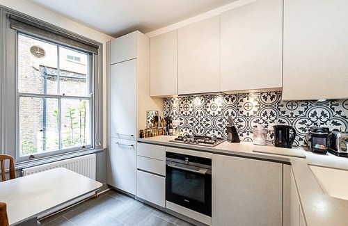 West Kensington Apartment | Lovely One-Bedroom Flat near West Kensington