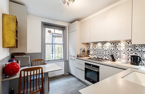 West Kensington Apartment | Lovely One-Bedroom Flat near West Kensington