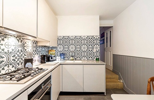 West Kensington Apartment | Lovely One-Bedroom Flat near West Kensington