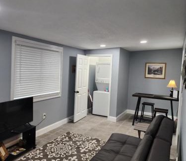 Lakeland House | Lovely One Bedroom home/guest house