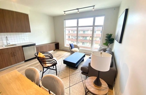 Sidney Hotel | Lovely One Bedroom Suite in Downtown Sidney