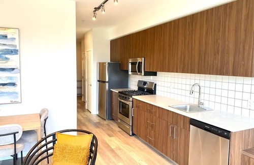 Sidney Hotel | Lovely One Bedroom Suite in Downtown Sidney