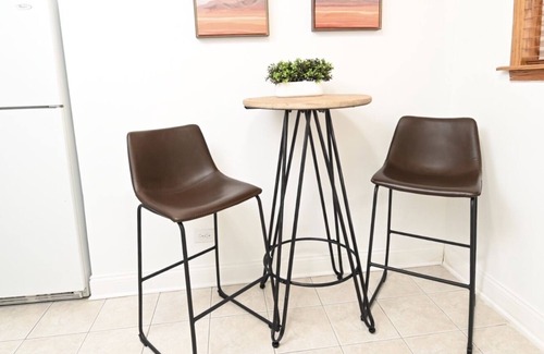 Ellsworth Condo | Lovely One Bedroom Modern Condo