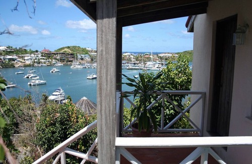 Oyster Pond Cottage | LOVELY OYSTER POND AND OCEAN VIEW IN BEST NEIGHBORHOOD