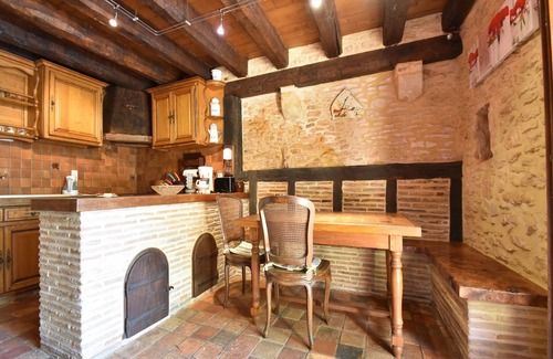 Montcabrier House | Lovely Périgord holiday home in private forest