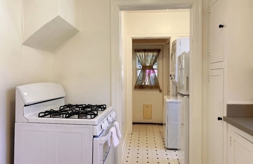 Barron Park House | Lovely Palo Alto Cottage ~ Near Stanford, tech companies