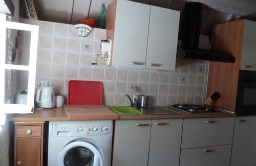Uglas Cottage | Lovely peaceful French Farmhouse cottage close to all ameneties and mountains
