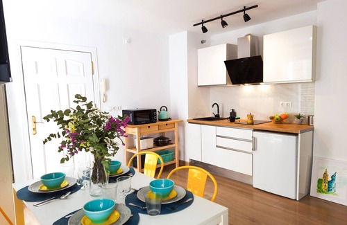 Feria Apartment | Lovely penthouse apartment with terrace Lovely Center Apartments Alameda