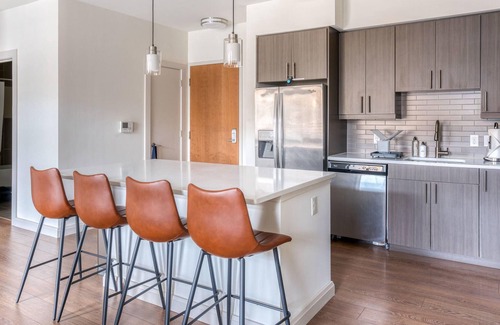 Waltham Apartment | Lovely Pet-Friendly 2BR in Waltham