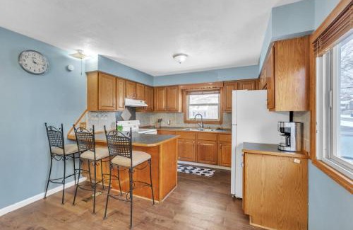 Wyoming House | Lovely PET FRIENDLY three bedroom in desirable Urbandale Location! home