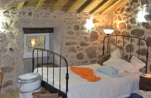 Peneda House | Lovely private garden great for romantic getaways or family retreats in Peneda