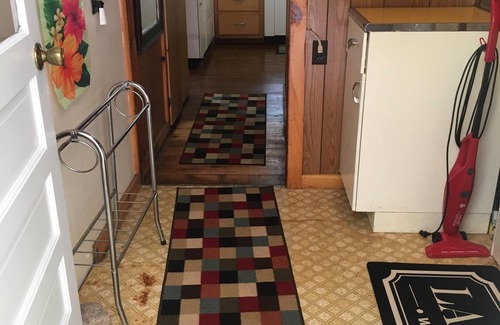 Brier Hill Cottage | Lovely, private cottage located on the main channel of the St. Lawrence River.