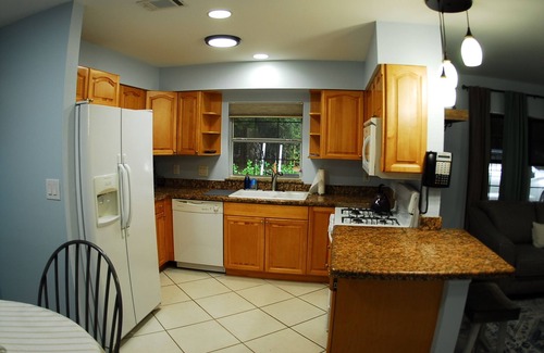 Oakes Estates Cottage | Lovely Private Cottage, less than 5 miles to the beach!
