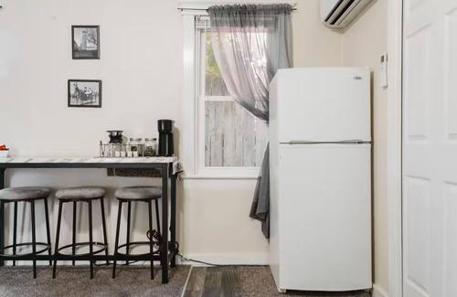 Shillington House | Lovely Private Guesthouse with AC & WiFi in Shillington
