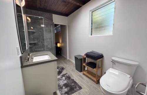 Enchanted Lake House | Lovely Private Kailua Cottage