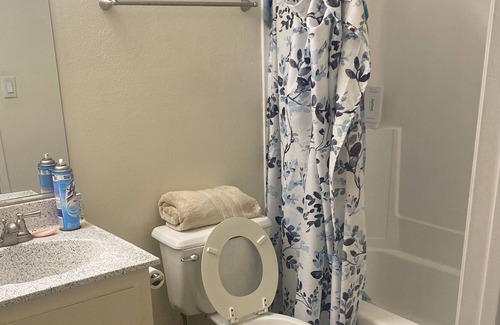 Chula Vista Apartment | Lovely private room