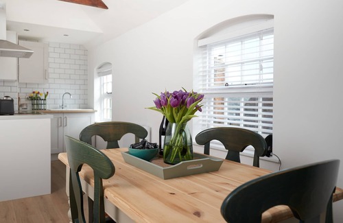 Kemerton Cottage | Lovely Quiet Cottage in Kemerton!