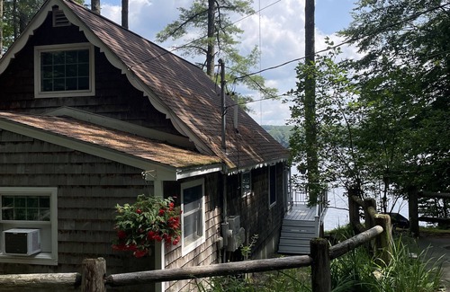 South Casco House | Lovely, relaxing and private lakefront 3 BR home with stunning lake views.