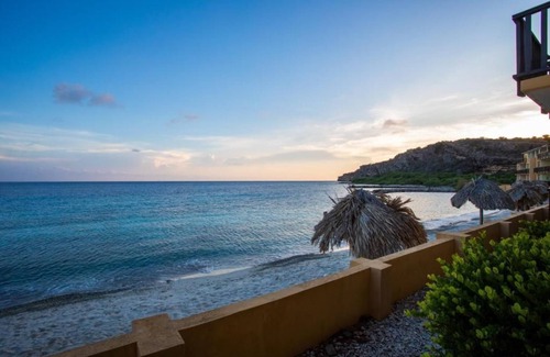 Jan Thiel Condo | Lovely, relaxing condo located on beautiful peninsula. Only meters from beach!