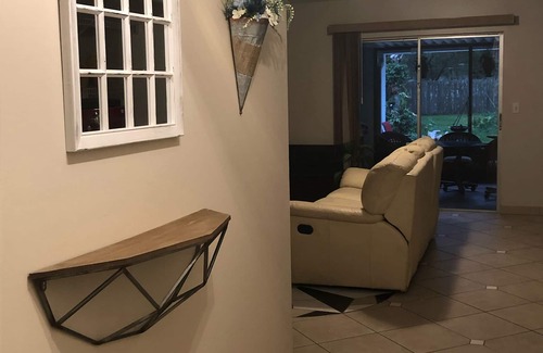 Bradenton House | Lovely relaxing home