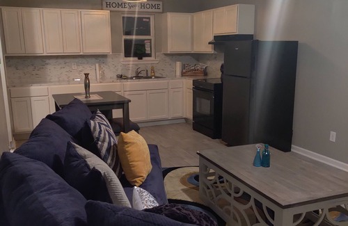 Mid City North House | Lovely Remodeled one bedroom Apartment with free parking