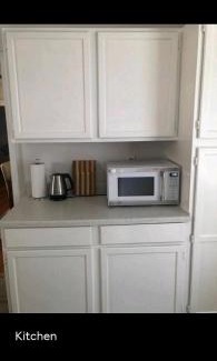 Albany House | Lovely Renovated 2 Bedroom House with private parking