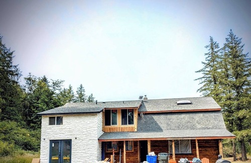 Crawfordsville House | Lovely renovated 3 Bedroom Secluded Log Cabin
