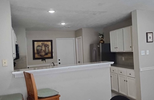 Houston House | Lovely Renovated 4 Bedroom home with easy highway access and optional Gym Access