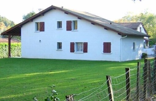 Espelette House | Lovely rental house for vacation in Espelette (Basque country) for 10 to 12 pers