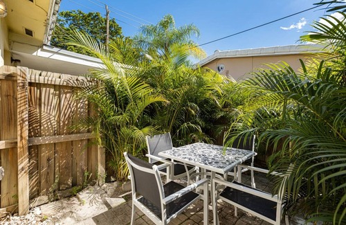 Lake Ridge Apartment | Lovely Rental Unit With Free Parking on Premises
