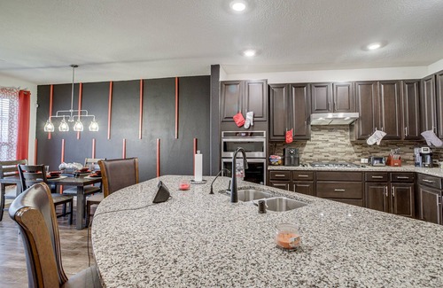 Clodine House | Lovely Richmond Home w/Outdoor Kitchen & Grill!