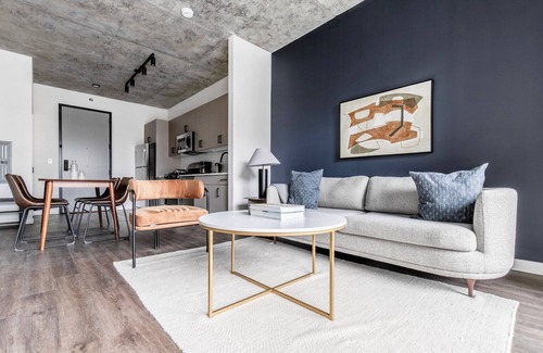 Killgubbin Apartment | Lovely River North 1BR w/Grills, Terrace + Fire Pits, by Blueground