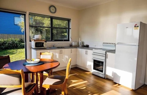 Southern House | Lovely Rockpool Cottage