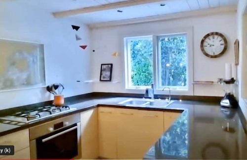 Les Terres Basses Cottage | Lovely, romantic cottage in safe Terres Basses tucked away in private setting.