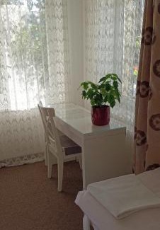 Vrsovice House | Lovely room and free parking