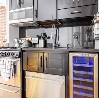 Ukrainian Village House | Lovely Room at 3 bedroom Apt at the heart of East Village