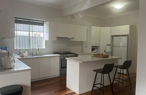 Rockdale House | Lovely room in a shared home right next to the beach with lots of fun activities