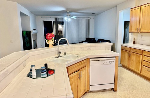Hesperia House | Lovely Room in Hesperia Close to Highway 2