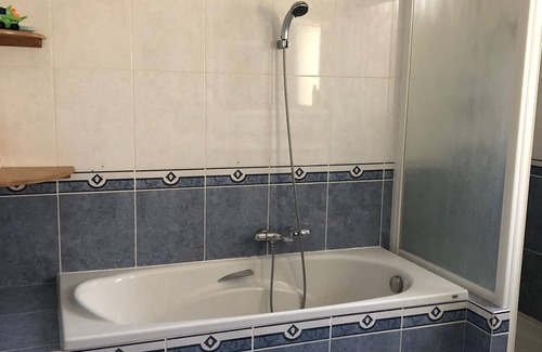Pierrevert Apartment | Lovely room in Provence 5 minutes from the golf course, 50 meters from the tennis court.
