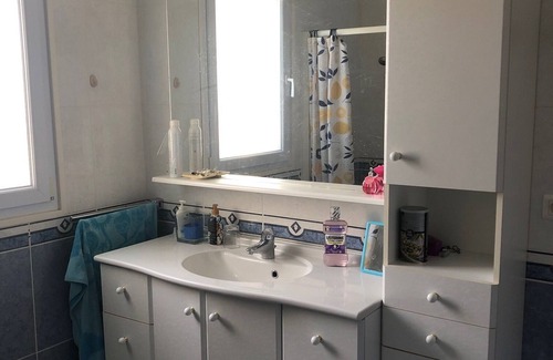 Pierrevert Apartment | Lovely room in Provence 5 minutes from the golf course, 50 meters from the tennis court.