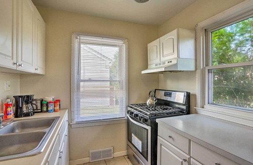 Royal Oak Apartment | Lovely Royal Oak Unit < 10 Min to Vibrant Downtown