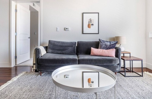 Renaissance Apartment | Lovely San Jose 1BR w/ W/D, Pool, Gym, BBQ, near freeways, by Blueground