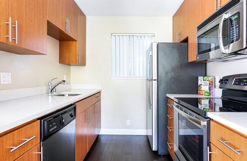 Santa Clara Apartment | Lovely Santa Clara 2BR w/Pool + Spa, near Park, Shopping, by Blueground